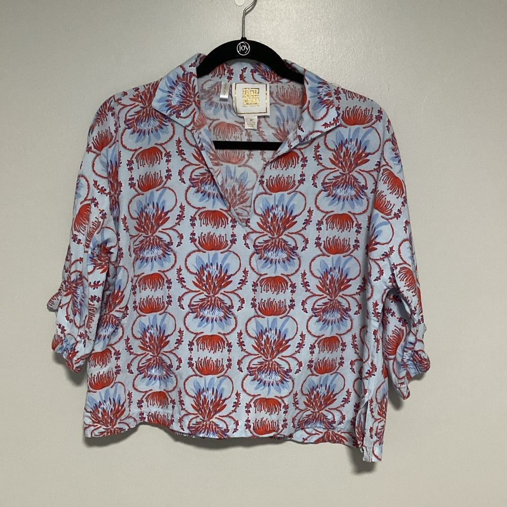 Emily McCarthy Women Top Size M Short Sleeves V Neck Red Blue Floral Linen Rayon